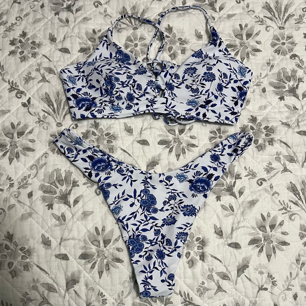 SHEIN Floral Blue & White Tile Bikini Set